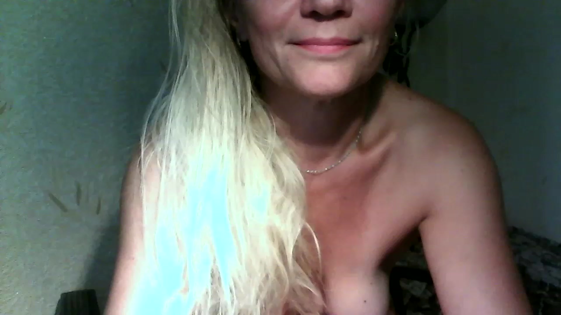 Gallery image thumbnail from Superwife's myfreecams stream on, 07/31/2023, 07:22 image 9 of 20
