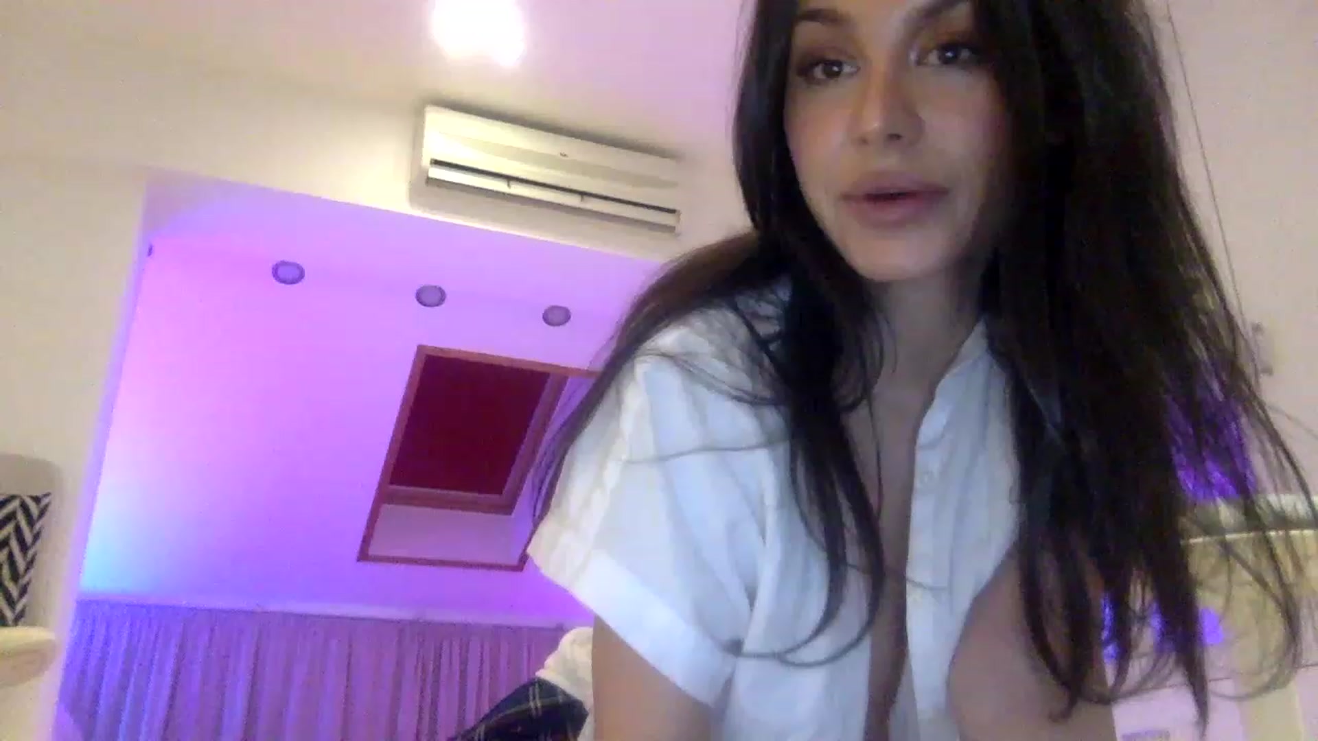 Gallery image thumbnail from SupremeVixen's myfreecams stream on, 04/09/2023, 06:29 image 14 of 20