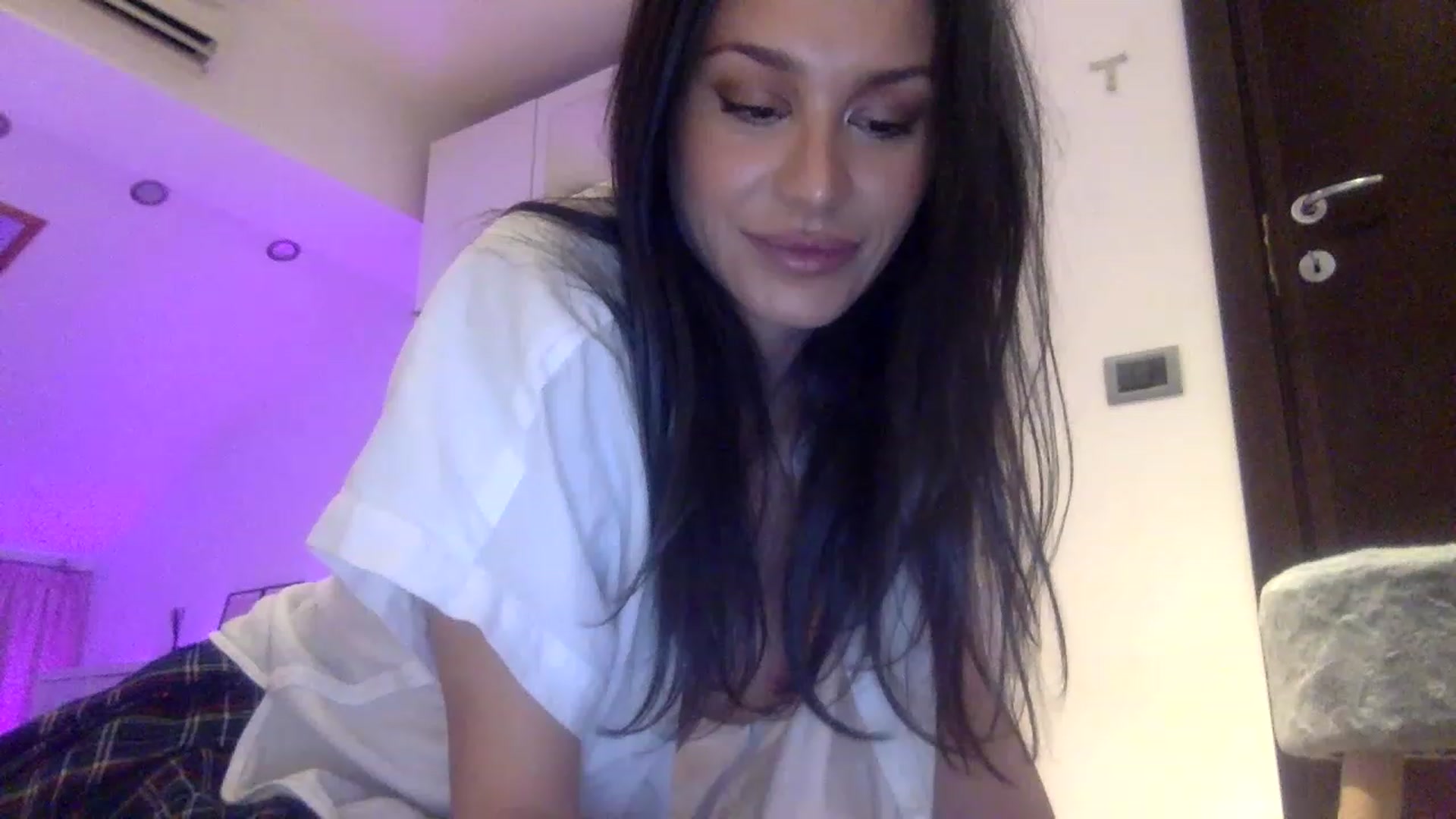 Gallery image thumbnail from SupremeVixen's myfreecams stream on, 04/09/2023, 06:29 image 17 of 20