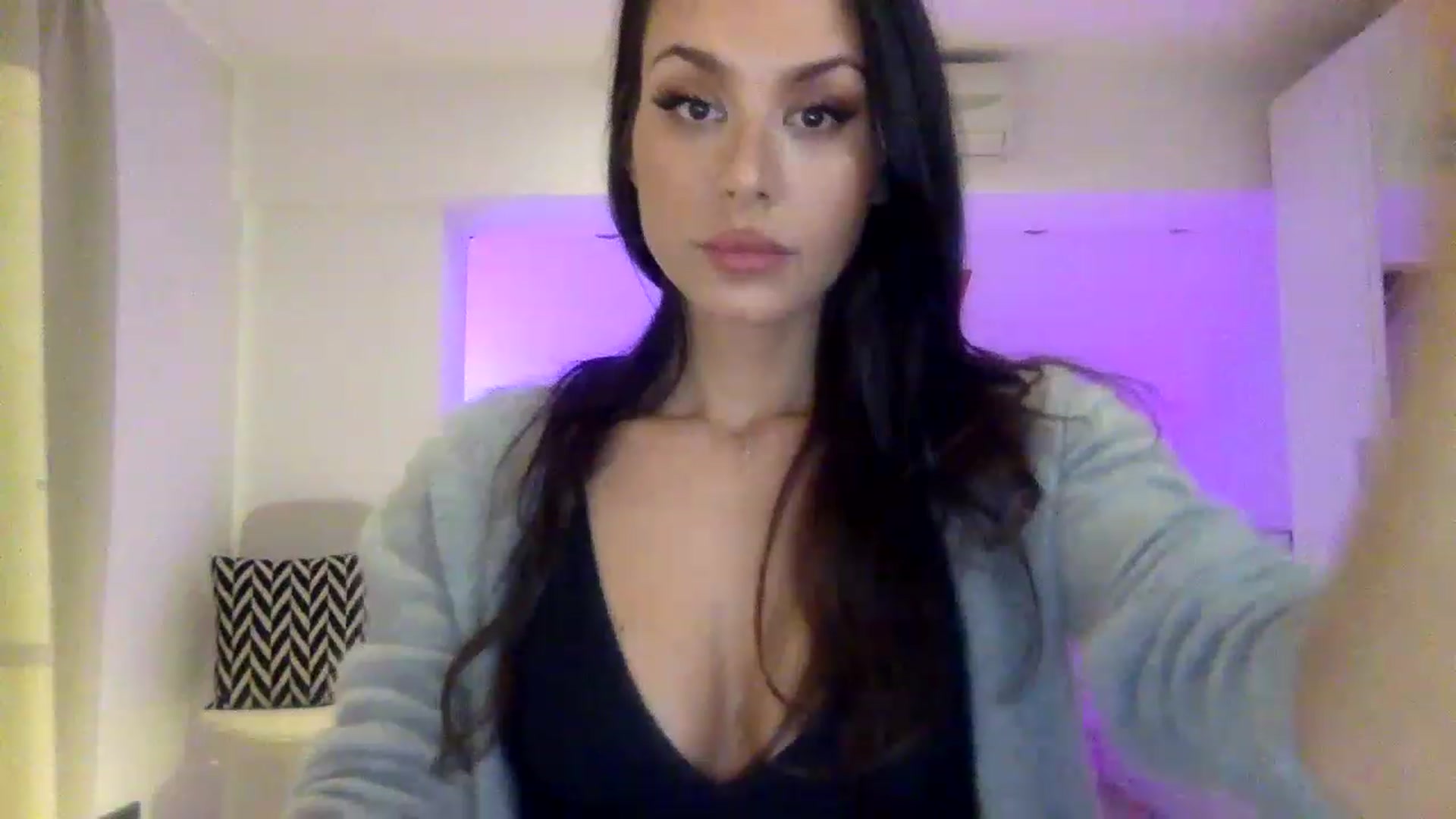 Gallery image thumbnail from SupremeVixen's myfreecams stream on, 05/10/2023, 06:54 image 4 of 20