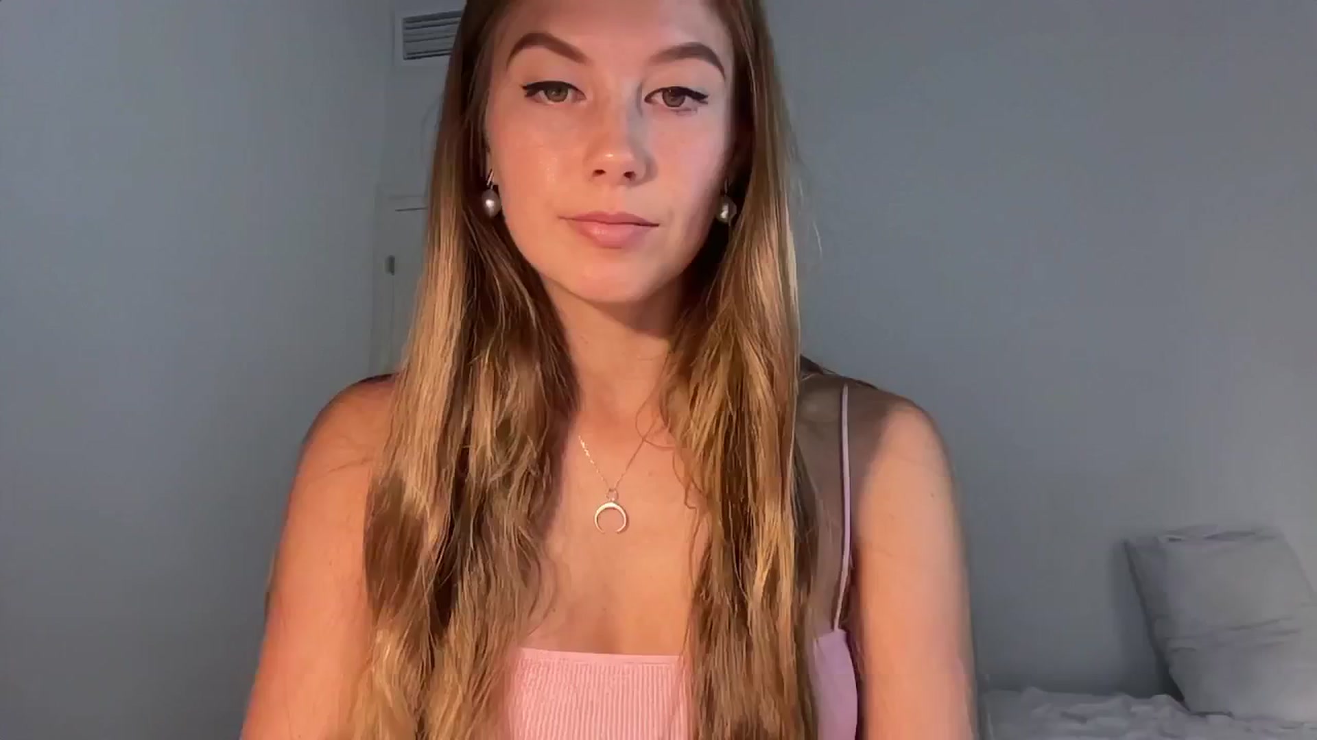 Gallery image thumbnail from SurfGirls's myfreecams stream on, 07/08/2024, 06:51 image 14 of 20