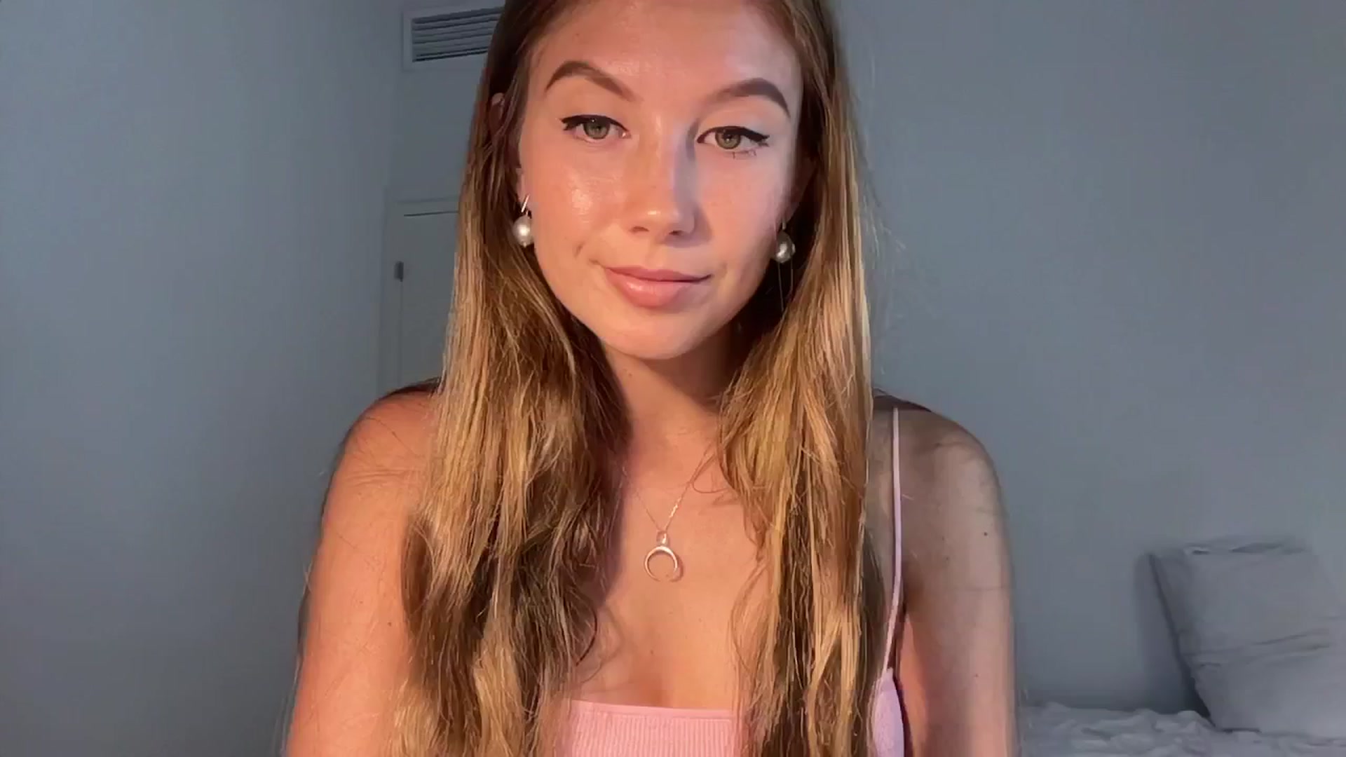 Gallery image thumbnail from SurfGirls's myfreecams stream on, 07/08/2024, 06:51 image 13 of 20