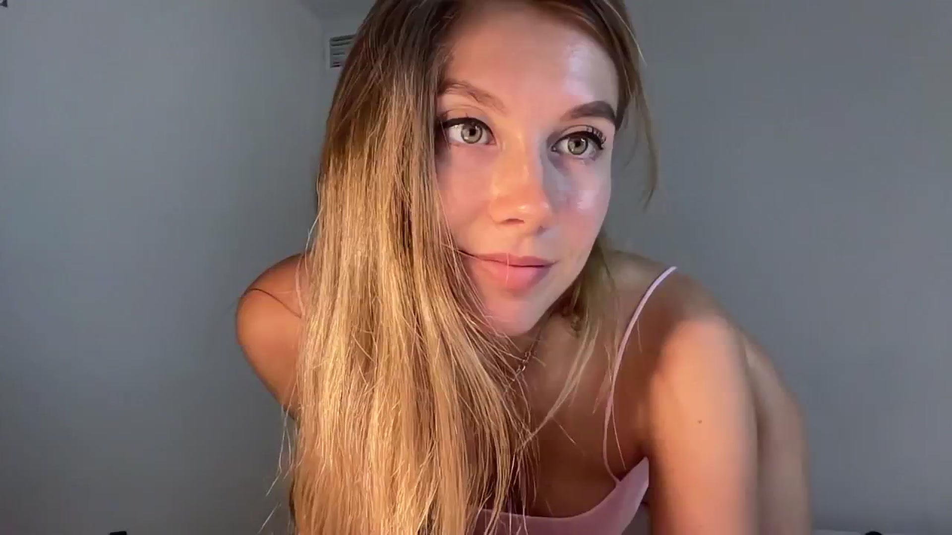 Gallery image thumbnail from SurfGirls's myfreecams stream on, 07/16/2024, 05:46 image 7 of 20