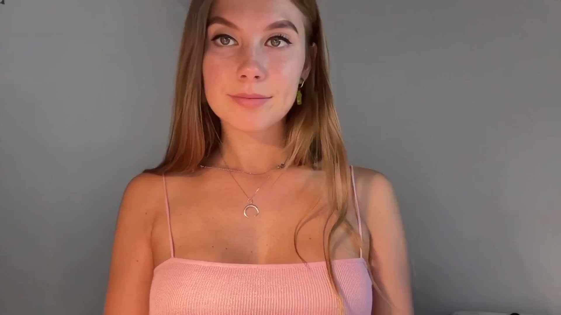 Gallery image thumbnail from SurfGirls's myfreecams stream on, 07/16/2024, 05:46 image 11 of 20