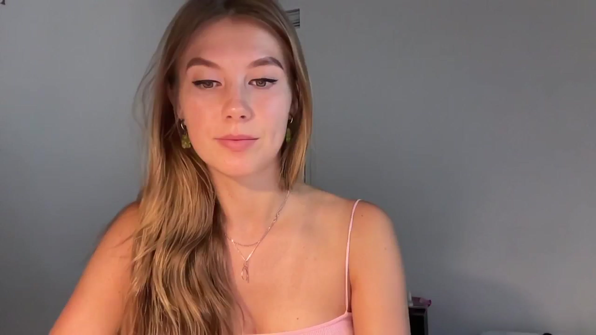 Gallery image thumbnail from SurfGirls's myfreecams stream on, 07/16/2024, 05:46 image 1 of 20