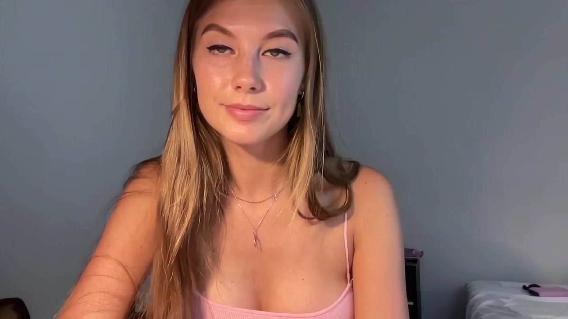 Gallery image thumbnail from SurfGirls's myfreecams stream on, 07/16/2024, 07:09 image 13 of 20