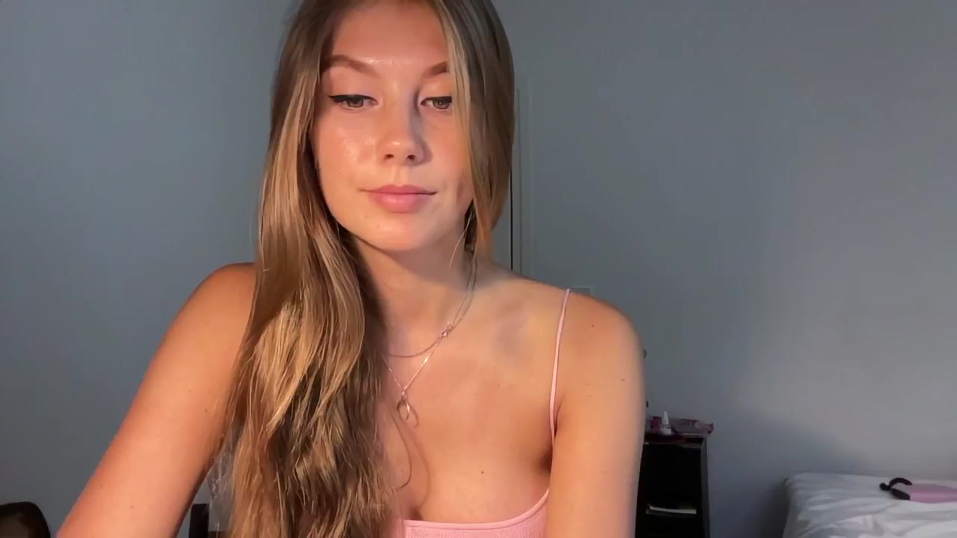 Gallery image thumbnail from SurfGirls's myfreecams stream on, 07/16/2024, 07:09 image 7 of 20