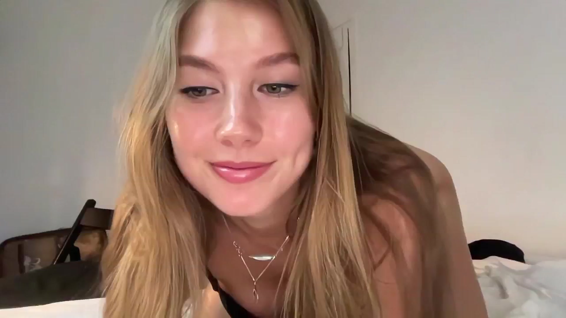 Gallery image thumbnail from SurfGirls's myfreecams stream on, 07/17/2024, 05:29 image 14 of 20