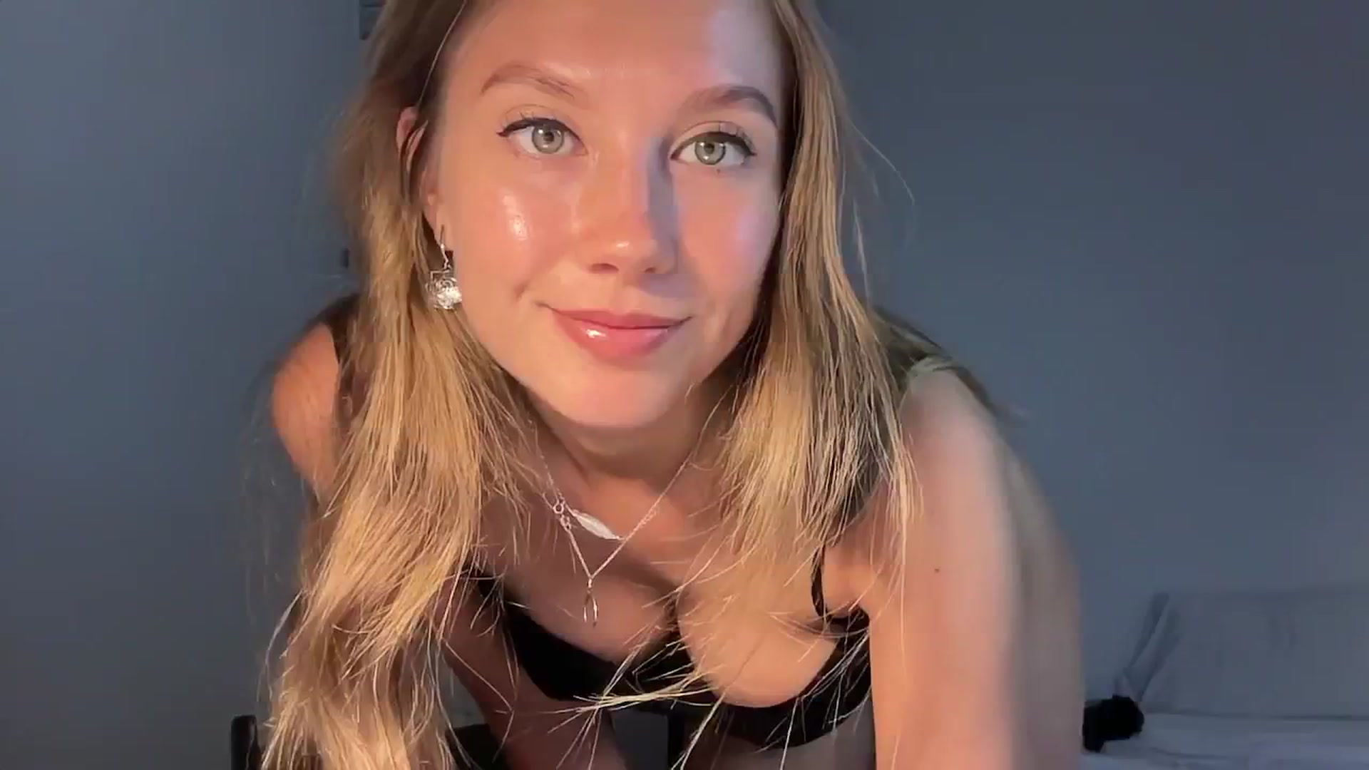 Gallery image thumbnail from SurfGirls's myfreecams stream on, 07/17/2024, 05:29 image 9 of 20
