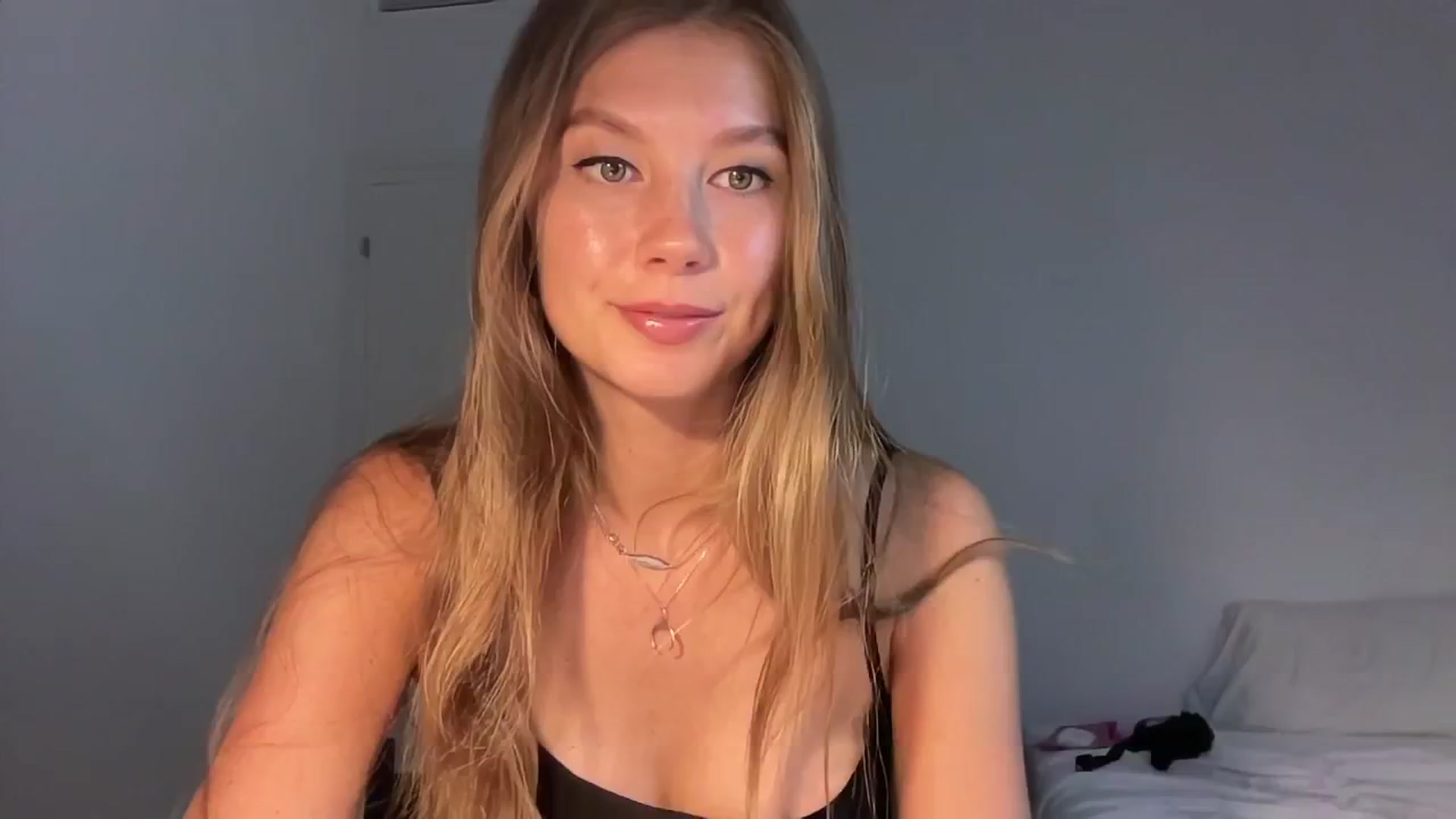 Gallery image thumbnail from SurfGirls's myfreecams stream on, 07/17/2024, 05:29 image 13 of 20
