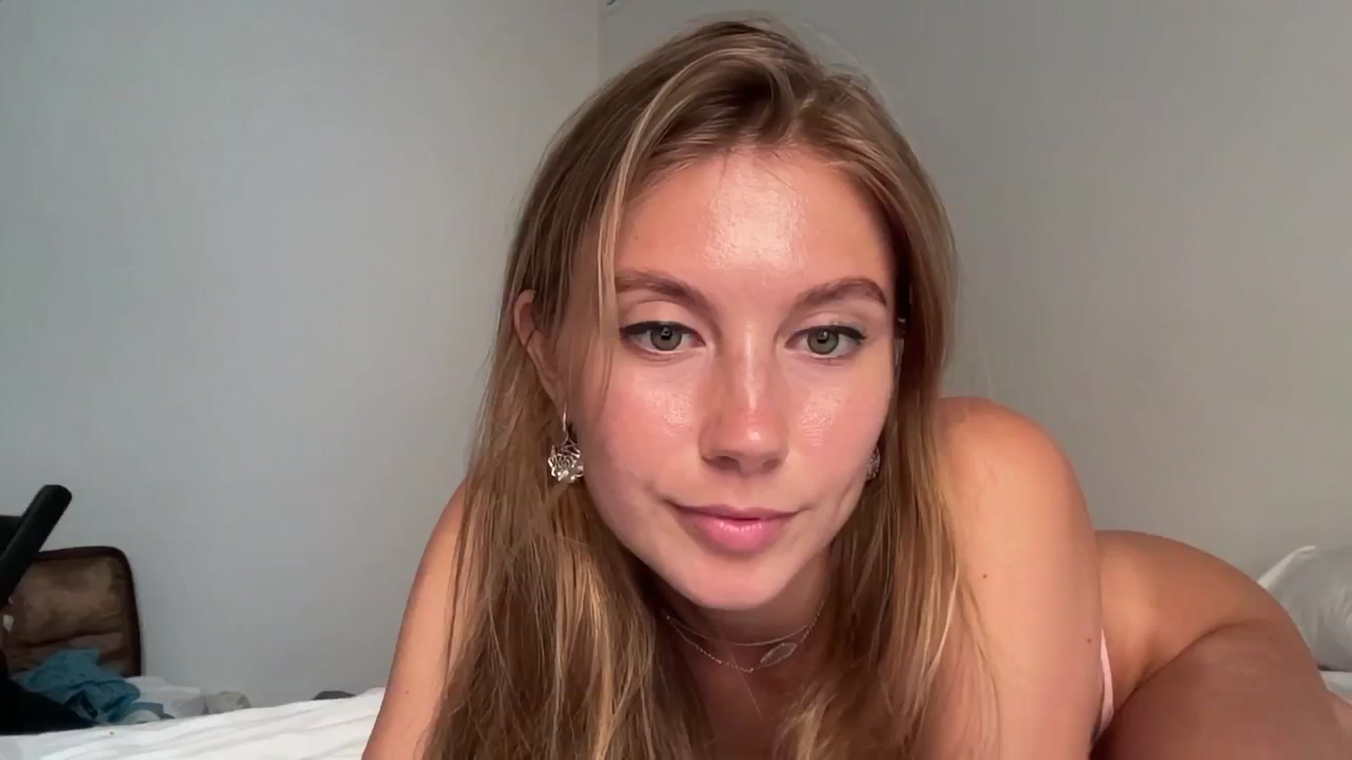 Gallery image thumbnail from SurfGirls's myfreecams stream on, 07/17/2024, 15:12 image 18 of 20