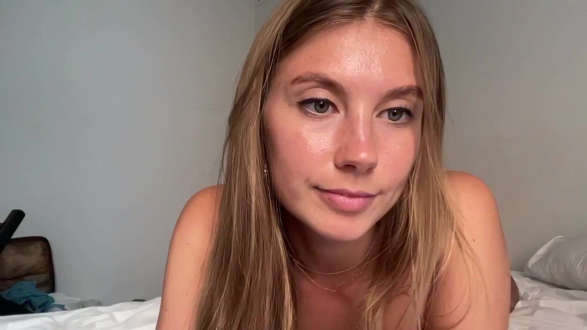 Gallery image thumbnail from SurfGirls's myfreecams stream on, 07/17/2024, 15:12 image 12 of 20