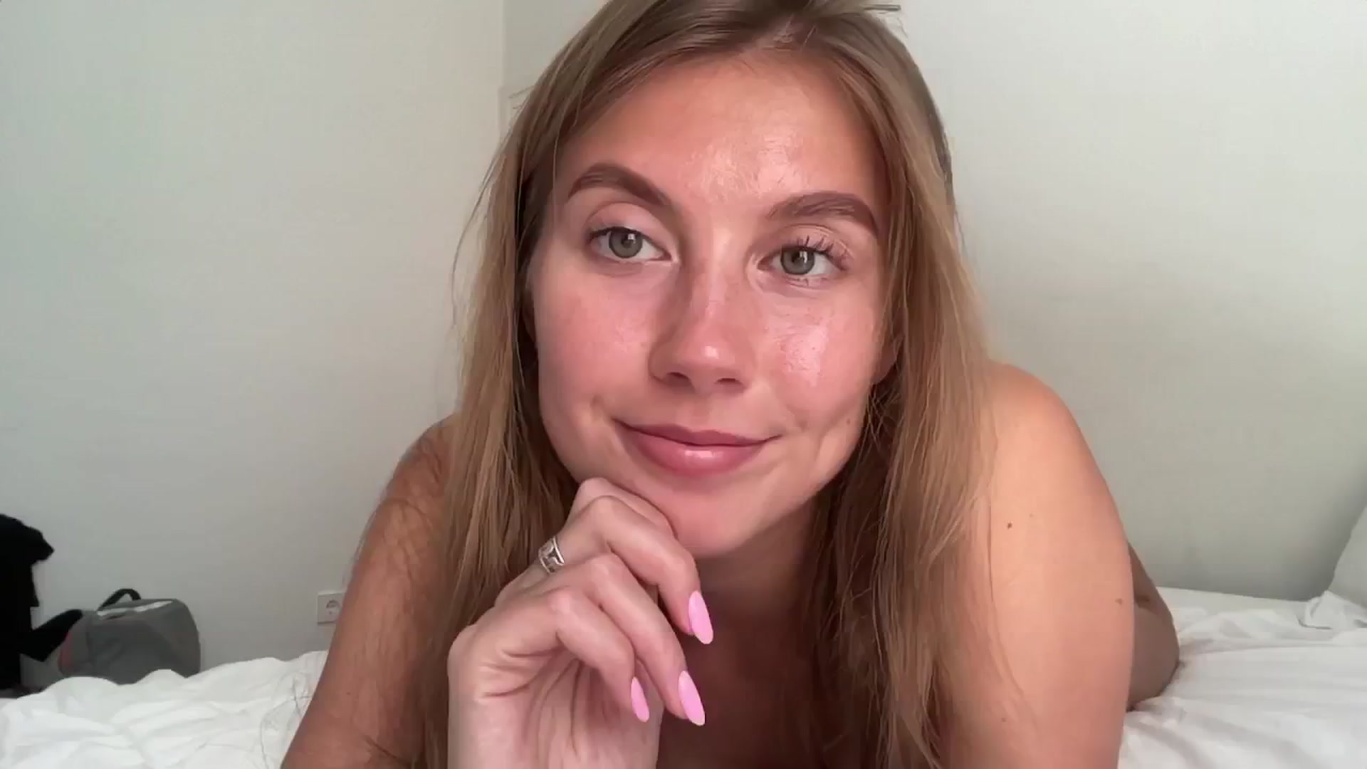 Gallery image thumbnail from SurfGirls's myfreecams stream on, 07/18/2024, 11:32 image 18 of 20