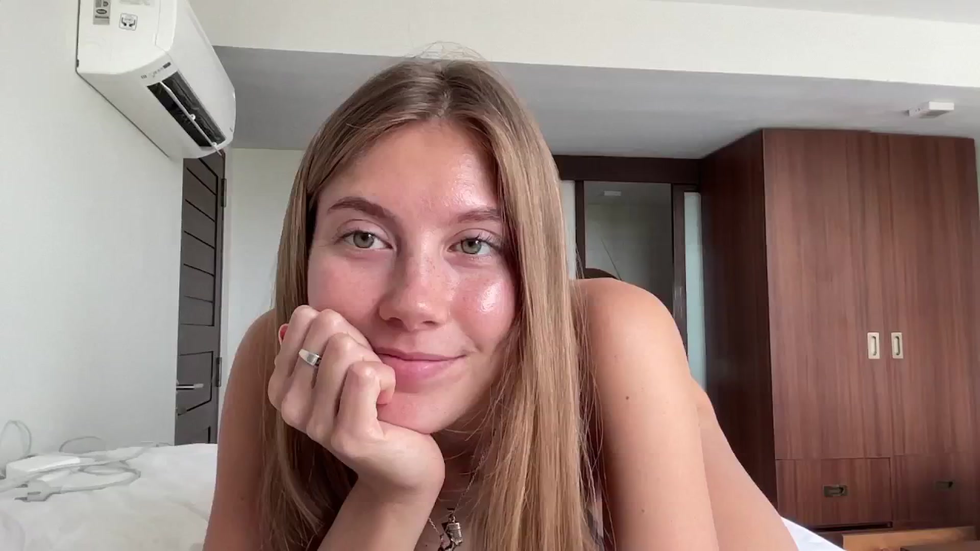 Gallery image thumbnail from SurfGirls's myfreecams stream on, 07/31/2024, 01:52 image 1 of 20