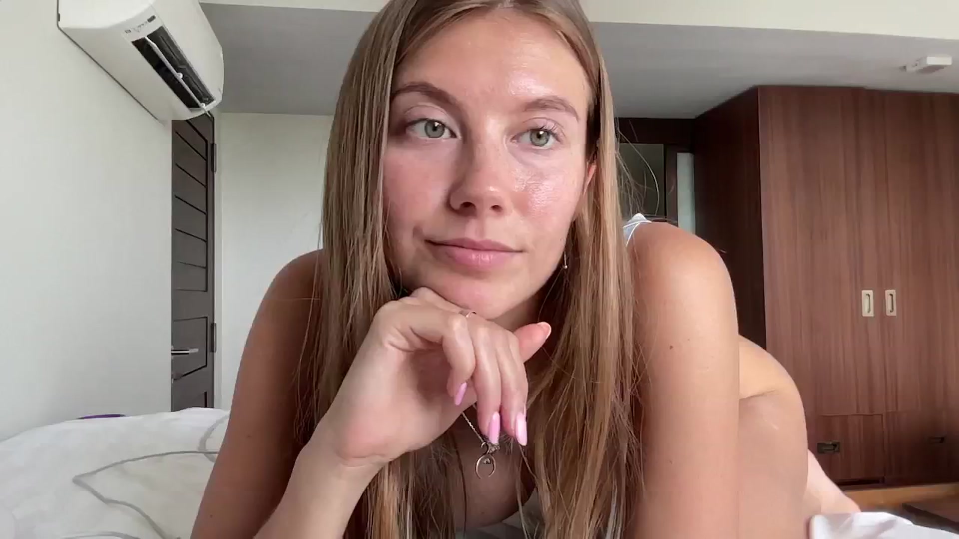 Gallery image thumbnail from SurfGirls's myfreecams stream on, 07/31/2024, 01:52 image 17 of 20