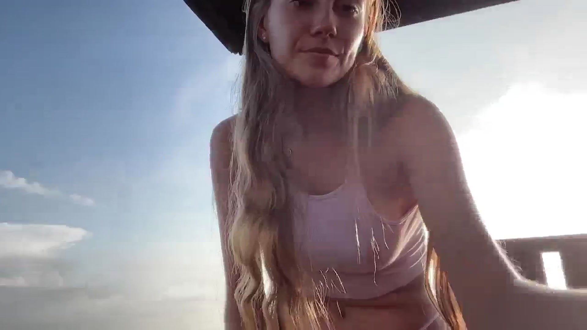Gallery image thumbnail from SurfGirls's myfreecams stream on, 07/31/2024, 23:51 image 10 of 20