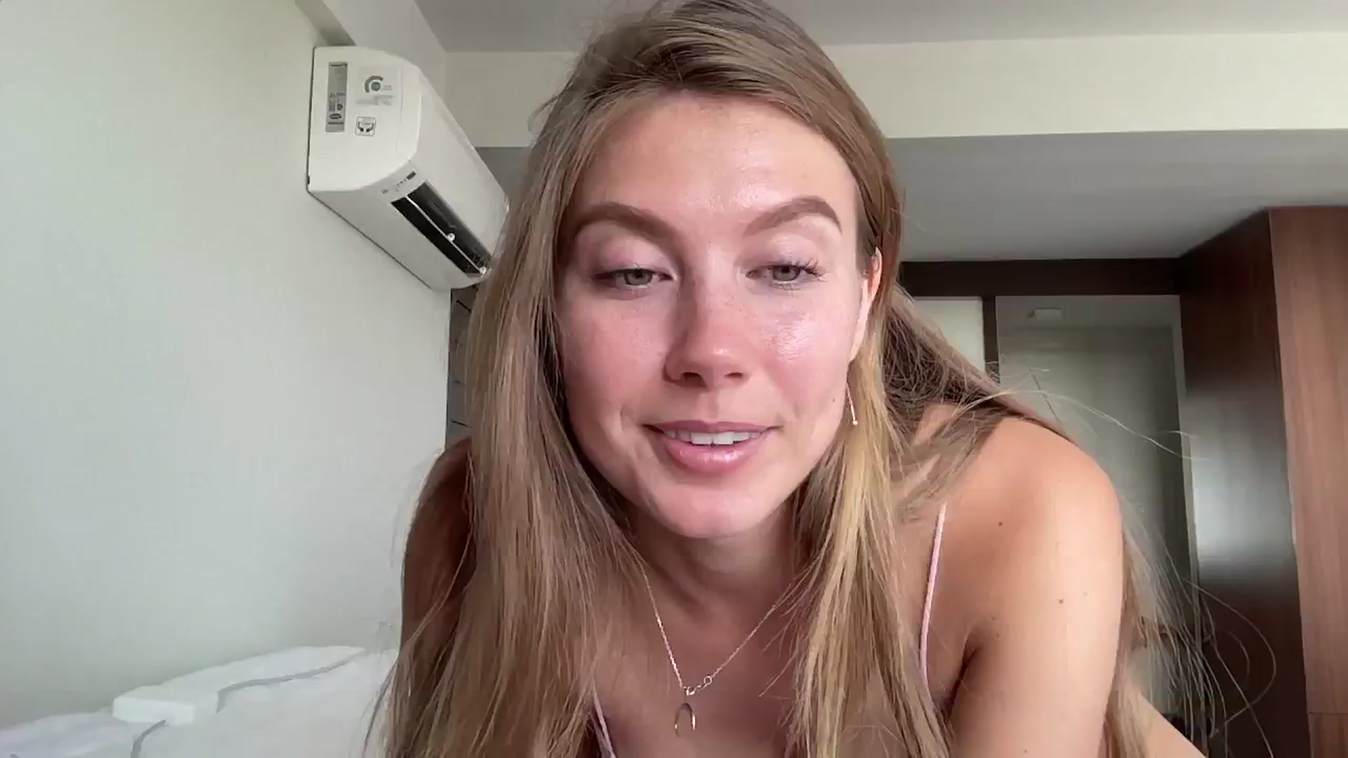 Gallery image thumbnail from SurfGirls's myfreecams stream on, 08/04/2024, 02:01 image 8 of 20