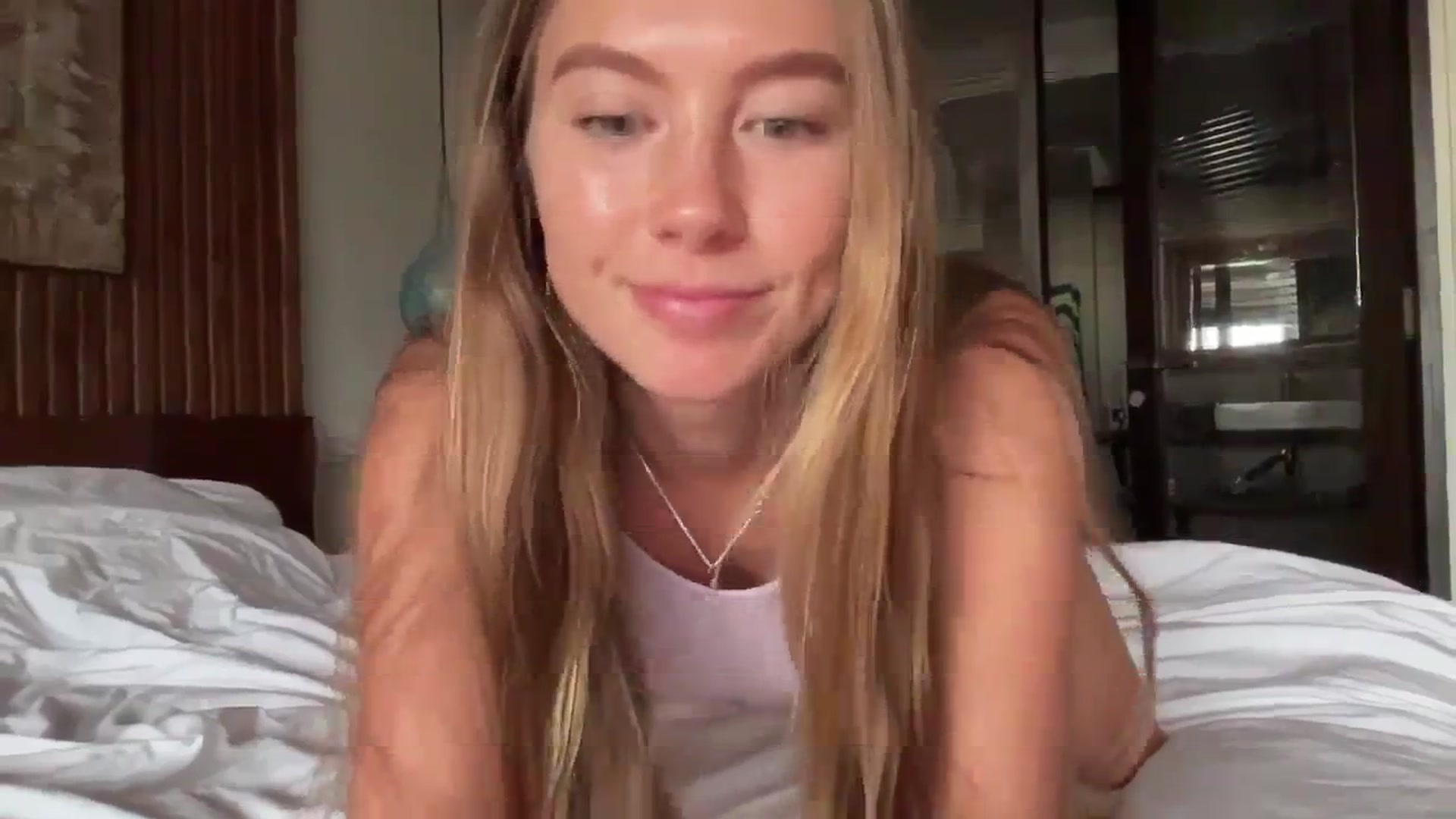 Gallery image thumbnail from SurfGirls's myfreecams stream on, 08/07/2024, 23:18 image 16 of 20
