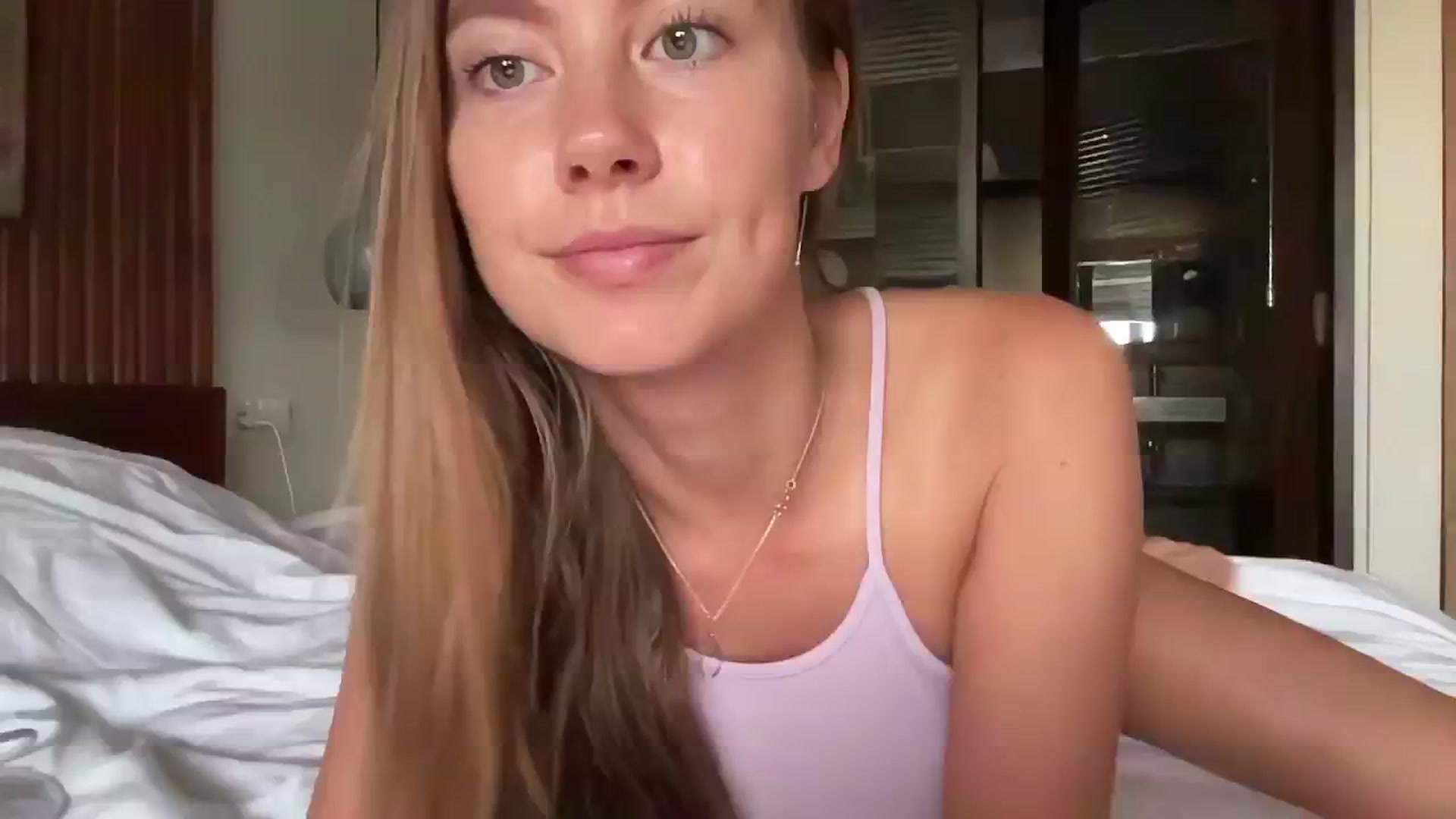 Gallery image thumbnail from SurfGirls's myfreecams stream on, 08/07/2024, 23:18 image 5 of 20