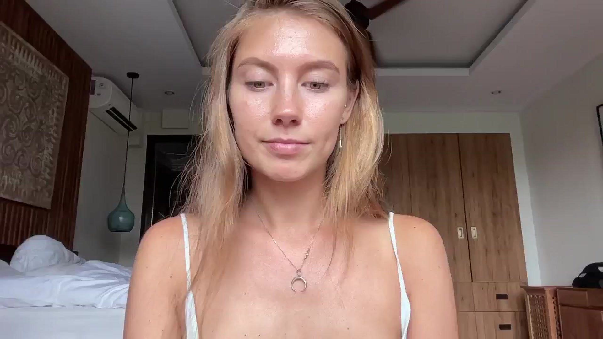 Gallery image thumbnail from SurfGirls's myfreecams stream on, 08/08/2024, 04:45 image 8 of 20