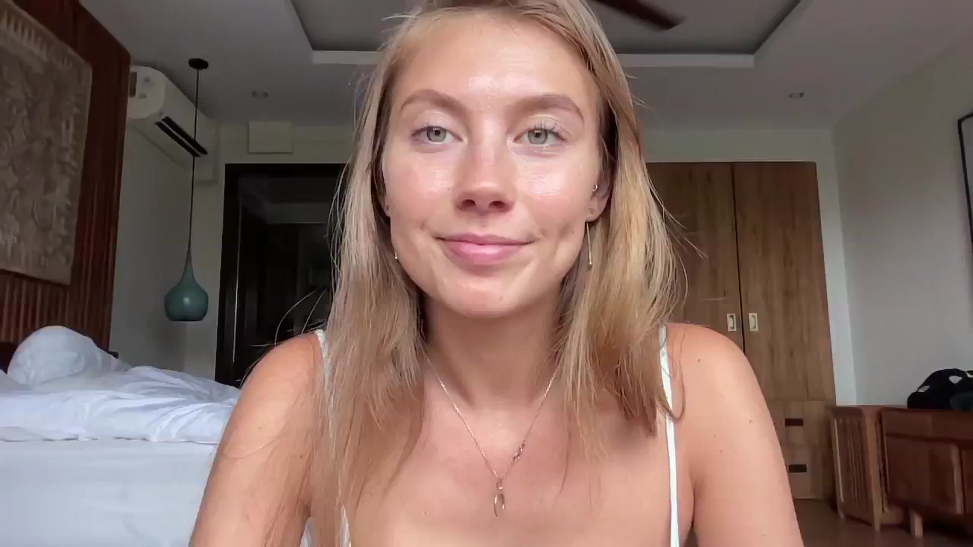 Gallery image thumbnail from SurfGirls's myfreecams stream on, 08/08/2024, 04:45 image 10 of 20