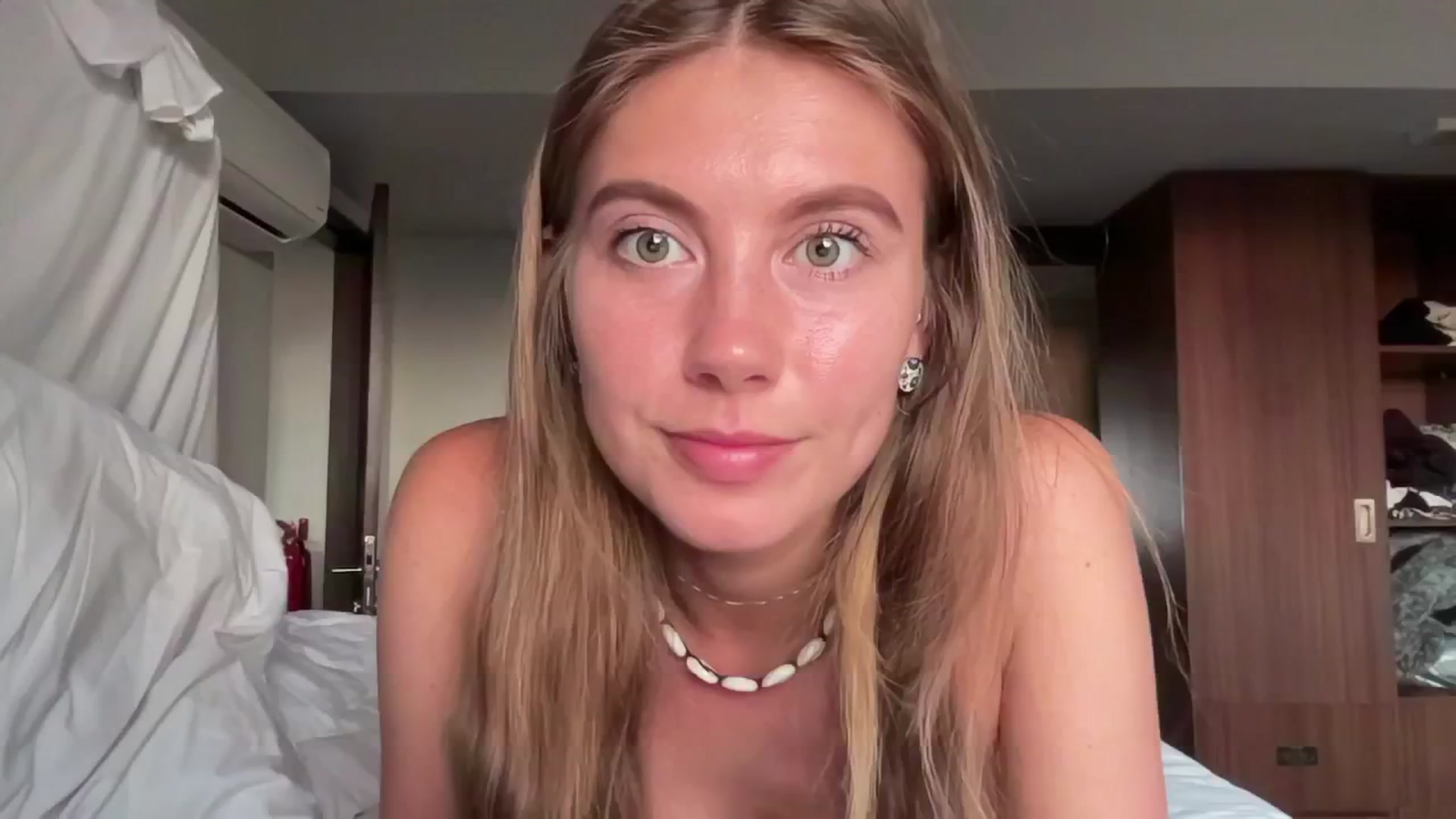 Gallery image thumbnail from SurfGirls's myfreecams stream on, 08/18/2024, 23:11 image 1 of 20