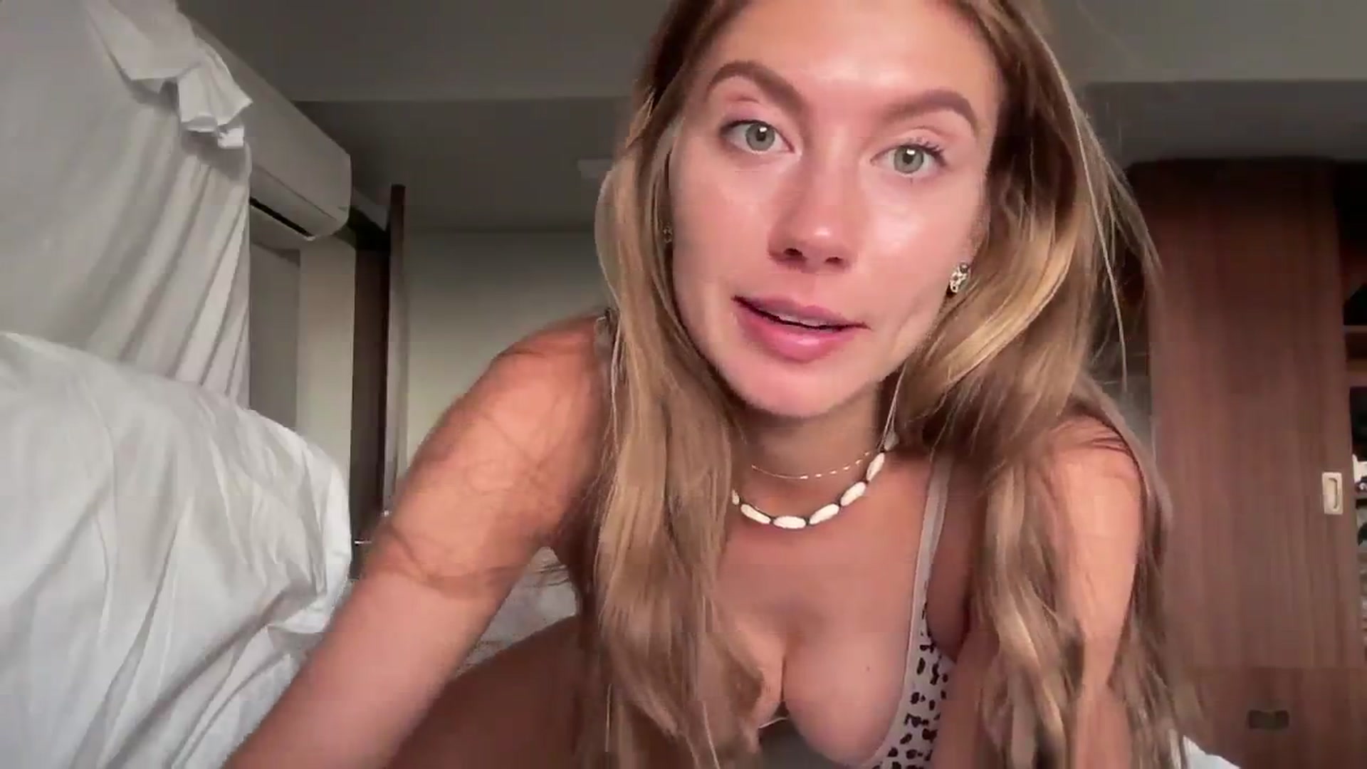 Gallery image thumbnail from SurfGirls's myfreecams stream on, 08/18/2024, 23:11 image 2 of 20