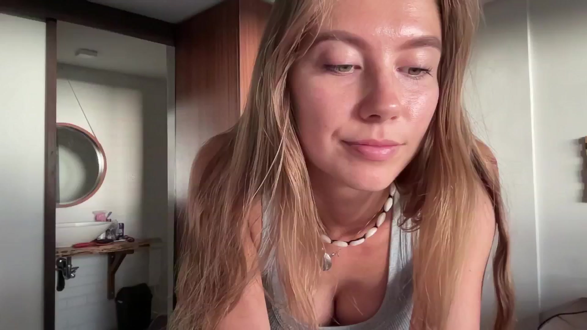 Gallery image thumbnail from SurfGirls's myfreecams stream on, 08/20/2024, 23:37 image 12 of 20
