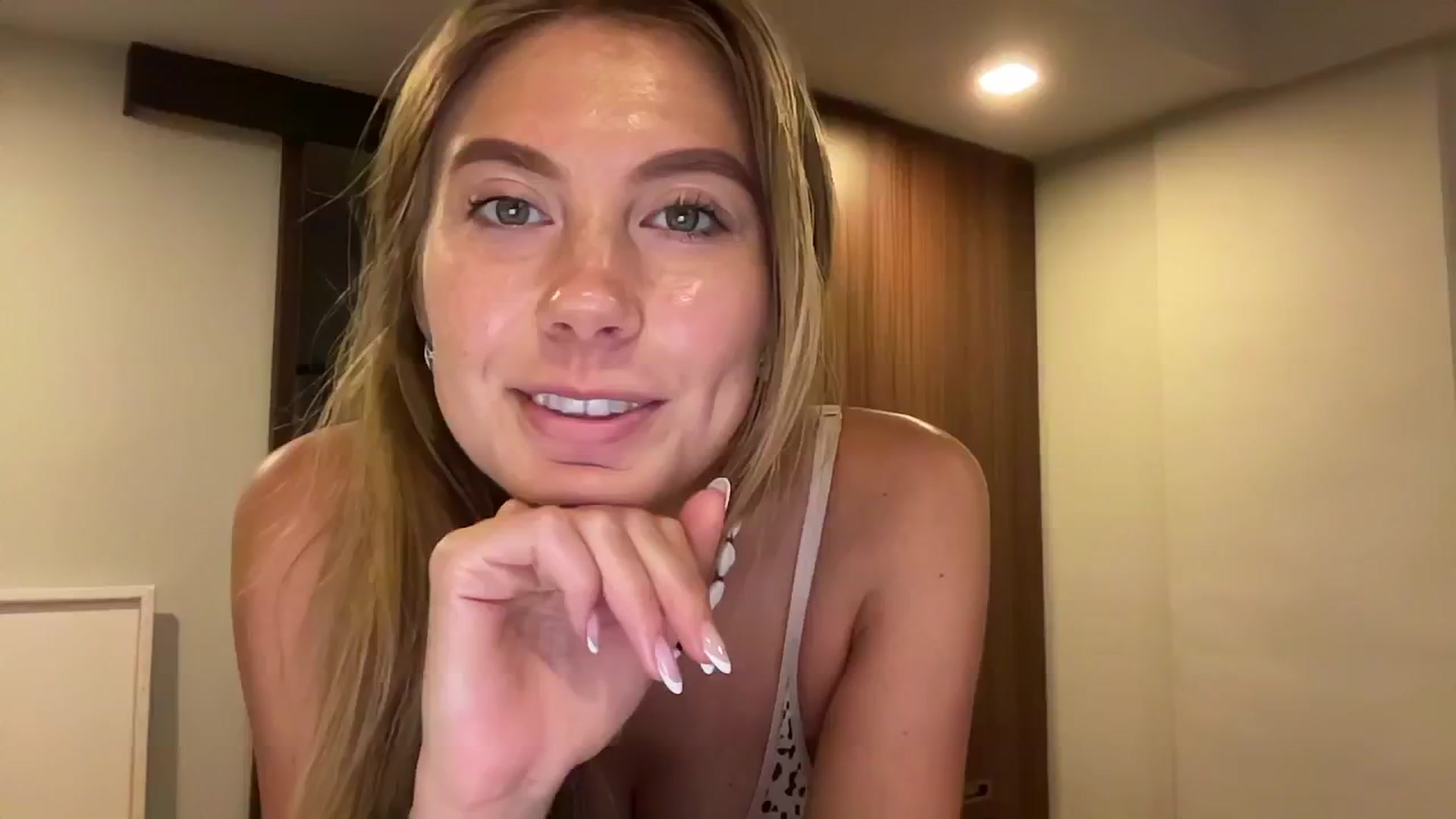 Gallery image thumbnail from SurfGirls's myfreecams stream on, 08/22/2024, 22:30 image 12 of 20
