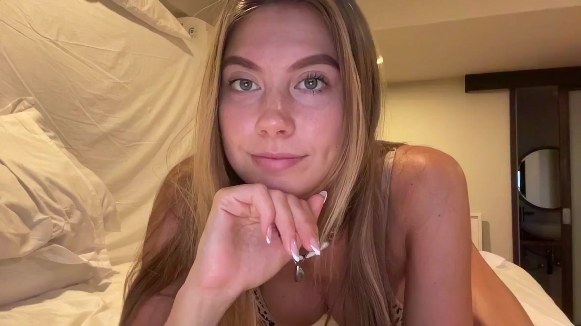 Gallery image thumbnail from SurfGirls's myfreecams stream on, 08/22/2024, 22:30 image 14 of 20