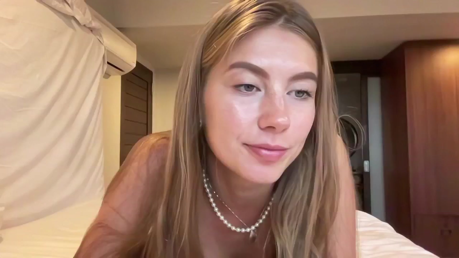 Gallery image thumbnail from SurfGirls's myfreecams stream on, 08/24/2024, 23:45 image 1 of 20