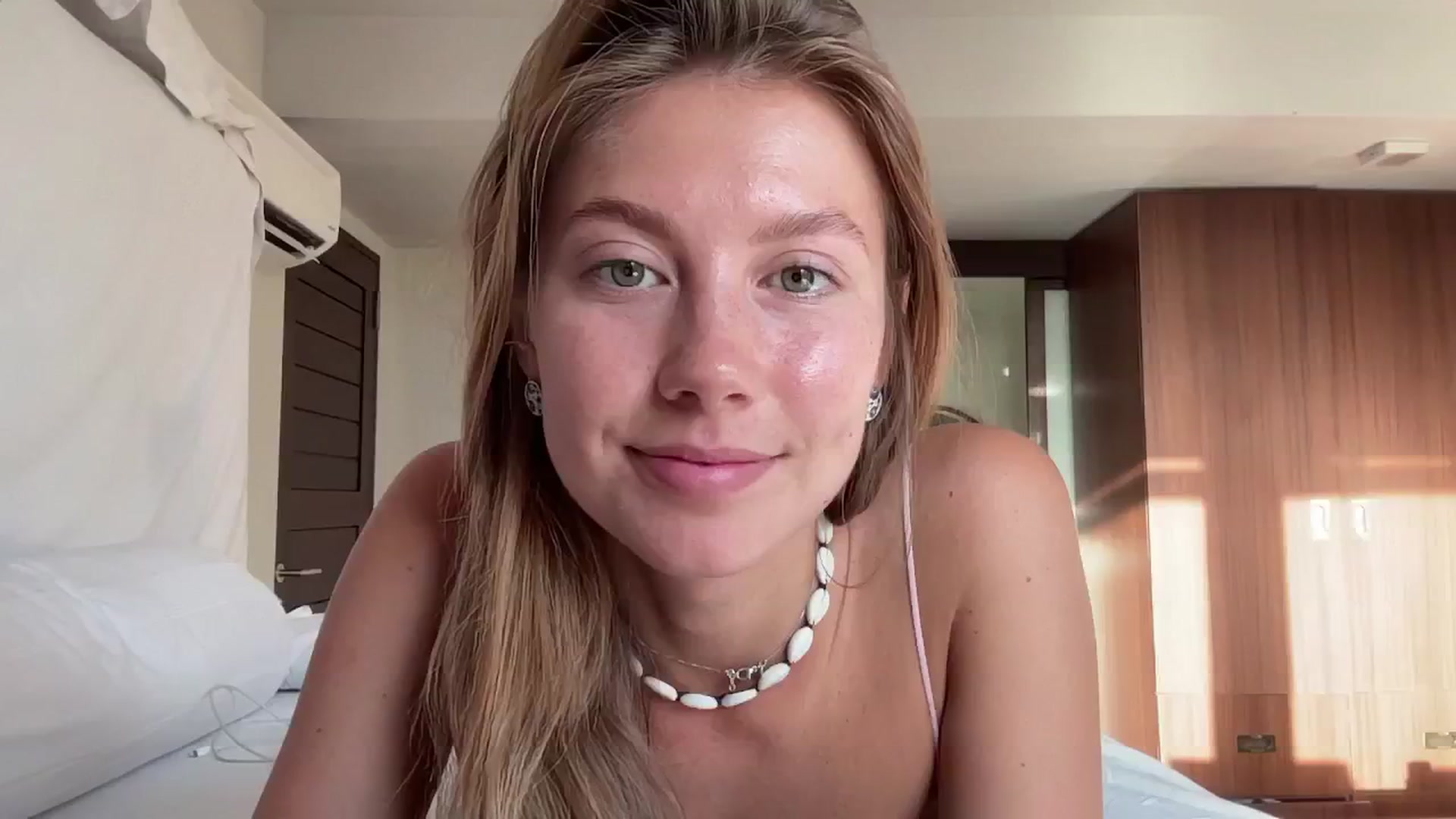 Gallery image thumbnail from SurfGirls's myfreecams stream on, 08/28/2024, 23:31 image 1 of 20