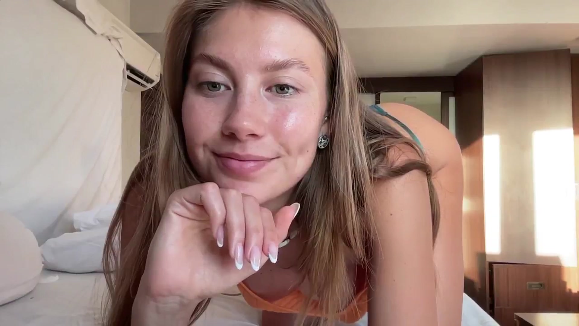 Gallery image thumbnail from SurfGirls's myfreecams stream on, 08/29/2024, 23:04 image 10 of 20