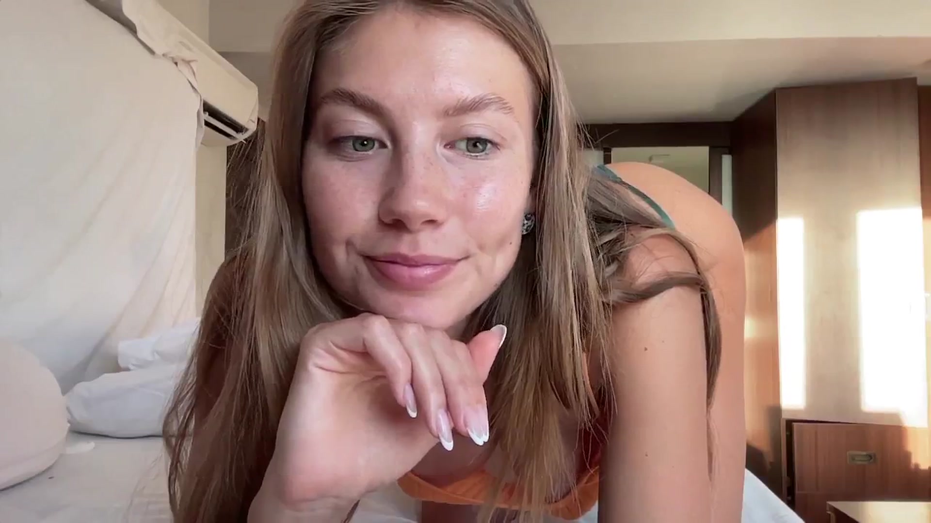 Gallery image thumbnail from SurfGirls's myfreecams stream on, 08/29/2024, 23:04 image 11 of 20