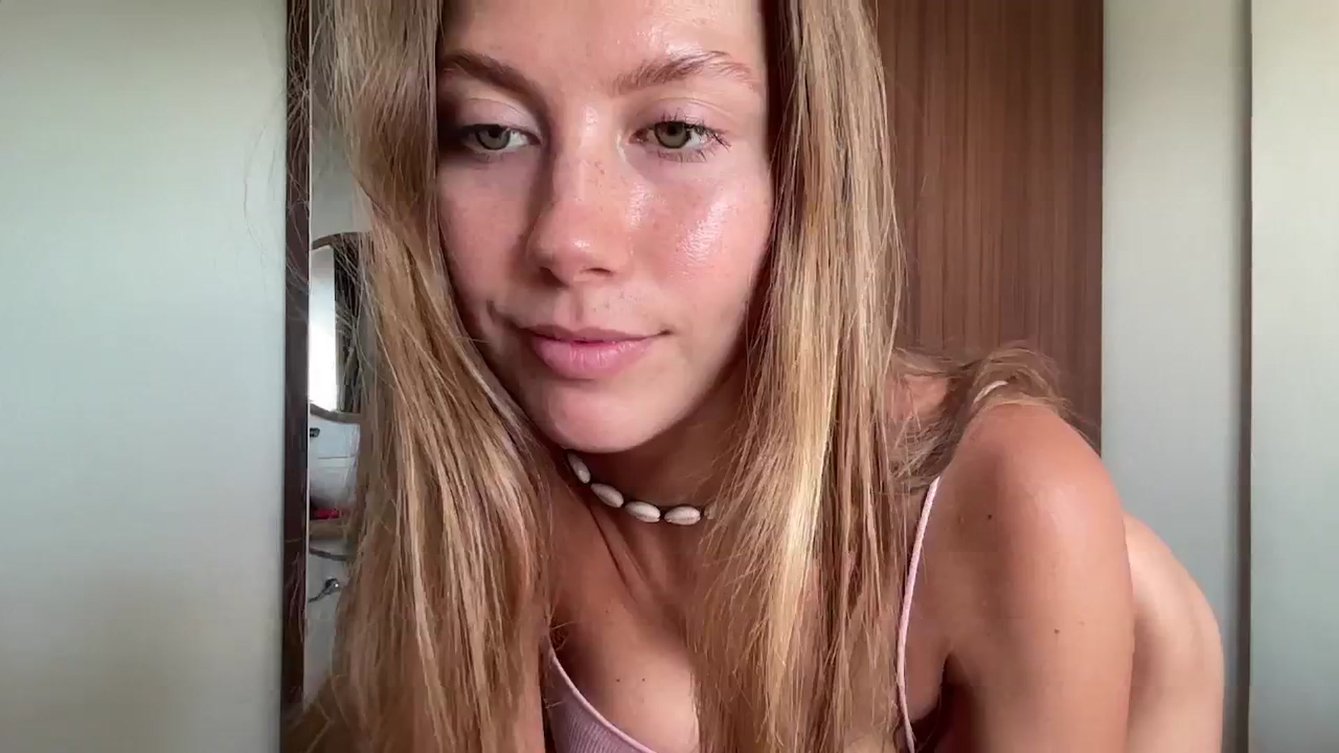Gallery image thumbnail from SurfGirls's myfreecams stream on, 09/01/2024, 01:25 image 13 of 20
