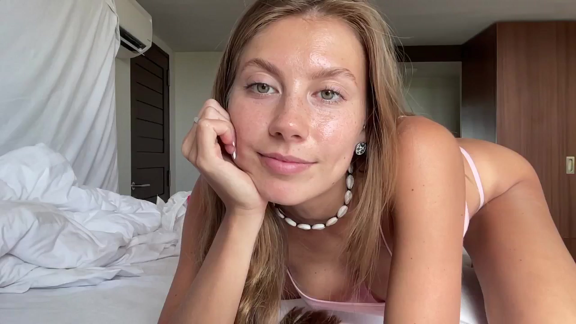 Gallery image thumbnail from SurfGirls's myfreecams stream on, 09/01/2024, 02:29 image 18 of 20