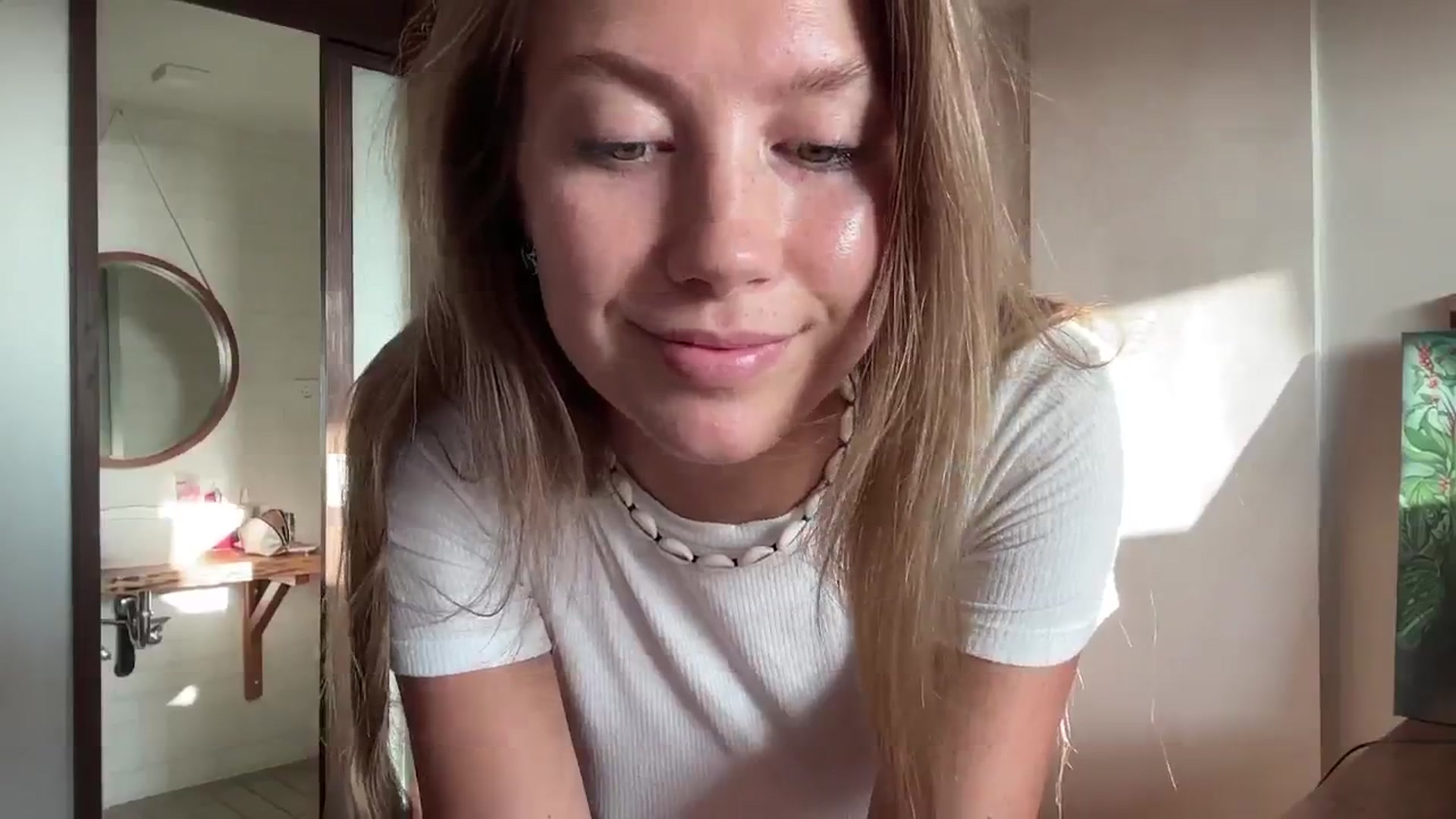Gallery image thumbnail from SurfGirls's myfreecams stream on, 09/04/2024, 23:09 image 18 of 20