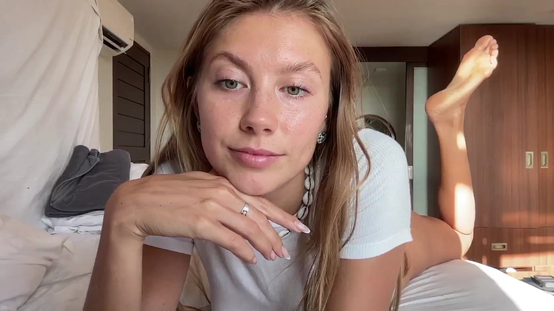 Gallery image thumbnail from SurfGirls's myfreecams stream on, 09/04/2024, 23:40 image 18 of 20
