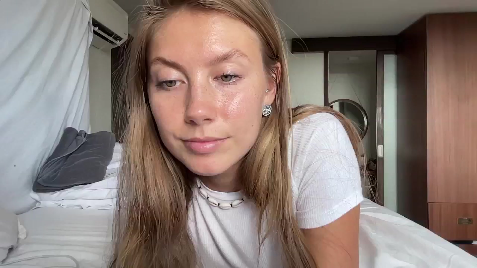 Gallery image thumbnail from SurfGirls's myfreecams stream on, 09/05/2024, 02:01 image 18 of 20