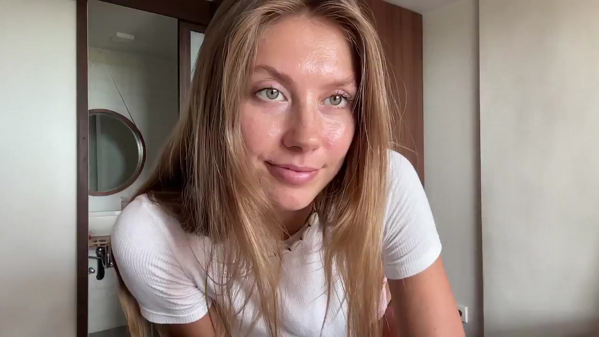 Gallery image thumbnail from SurfGirls's myfreecams stream on, 09/05/2024, 02:01 image 14 of 20