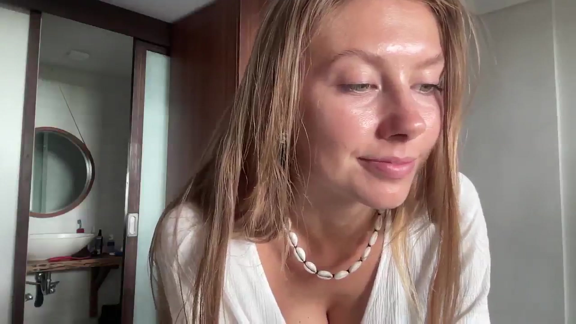 Gallery image thumbnail from SurfGirls's myfreecams stream on, 09/09/2024, 24:00 image 19 of 20