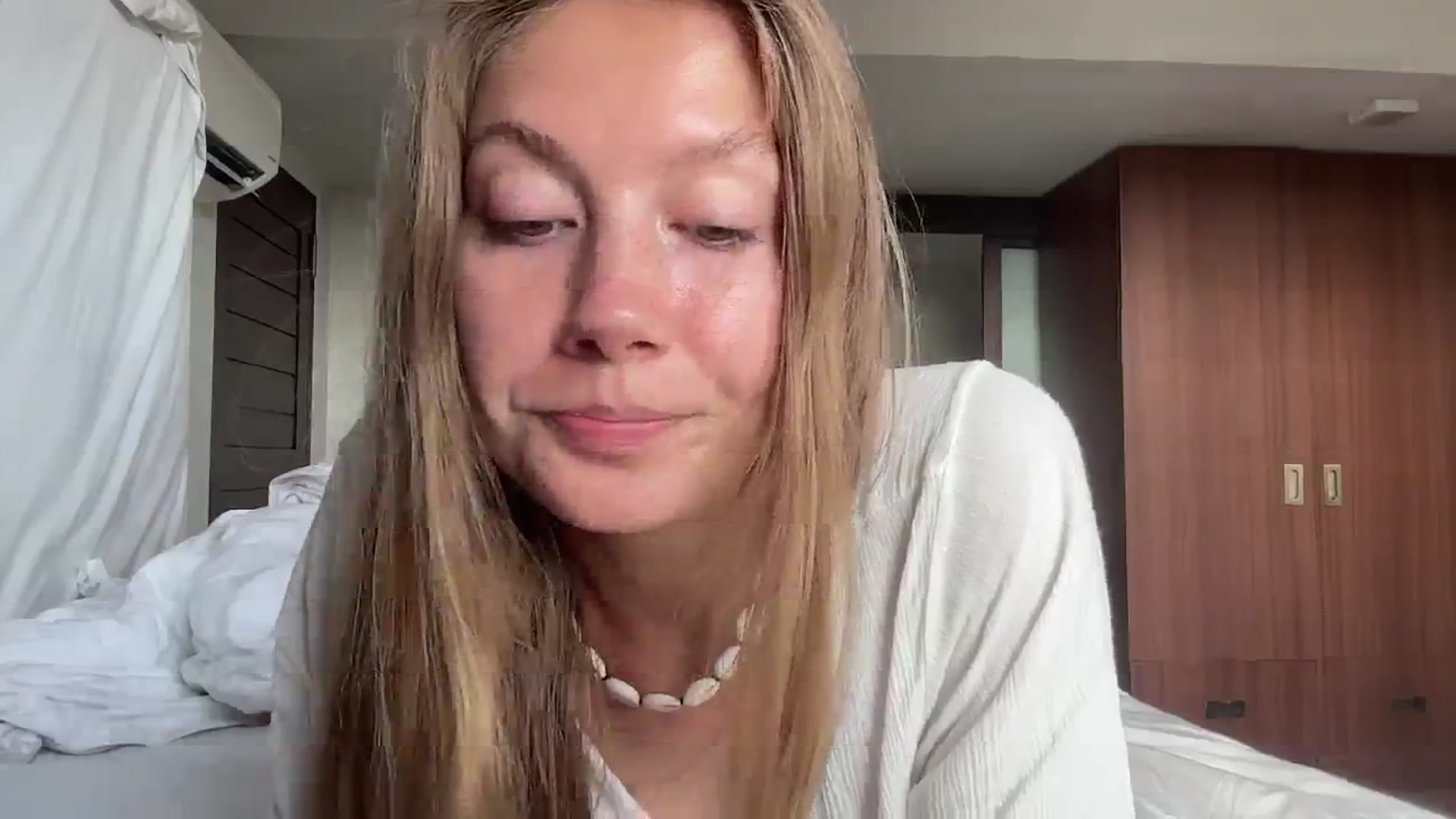 Gallery image thumbnail from SurfGirls's myfreecams stream on, 09/09/2024, 24:00 image 14 of 20