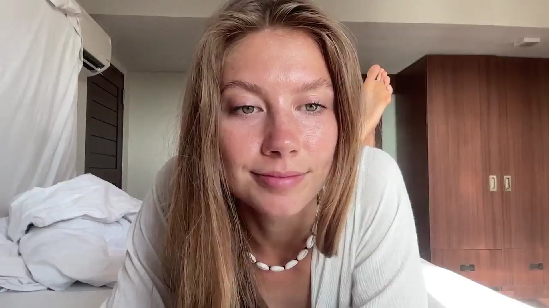 Gallery image thumbnail from SurfGirls's myfreecams stream on, 09/09/2024, 24:00 image 5 of 20
