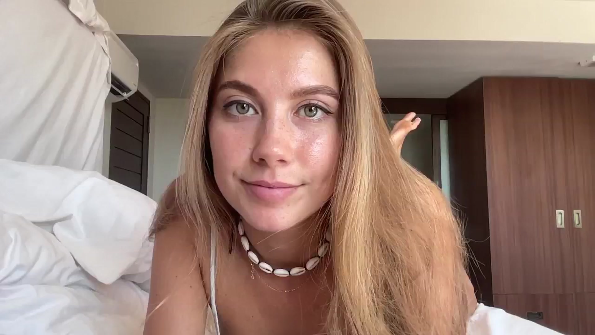 Gallery image thumbnail from SurfGirls's myfreecams stream on, 09/13/2024, 01:49 image 1 of 20