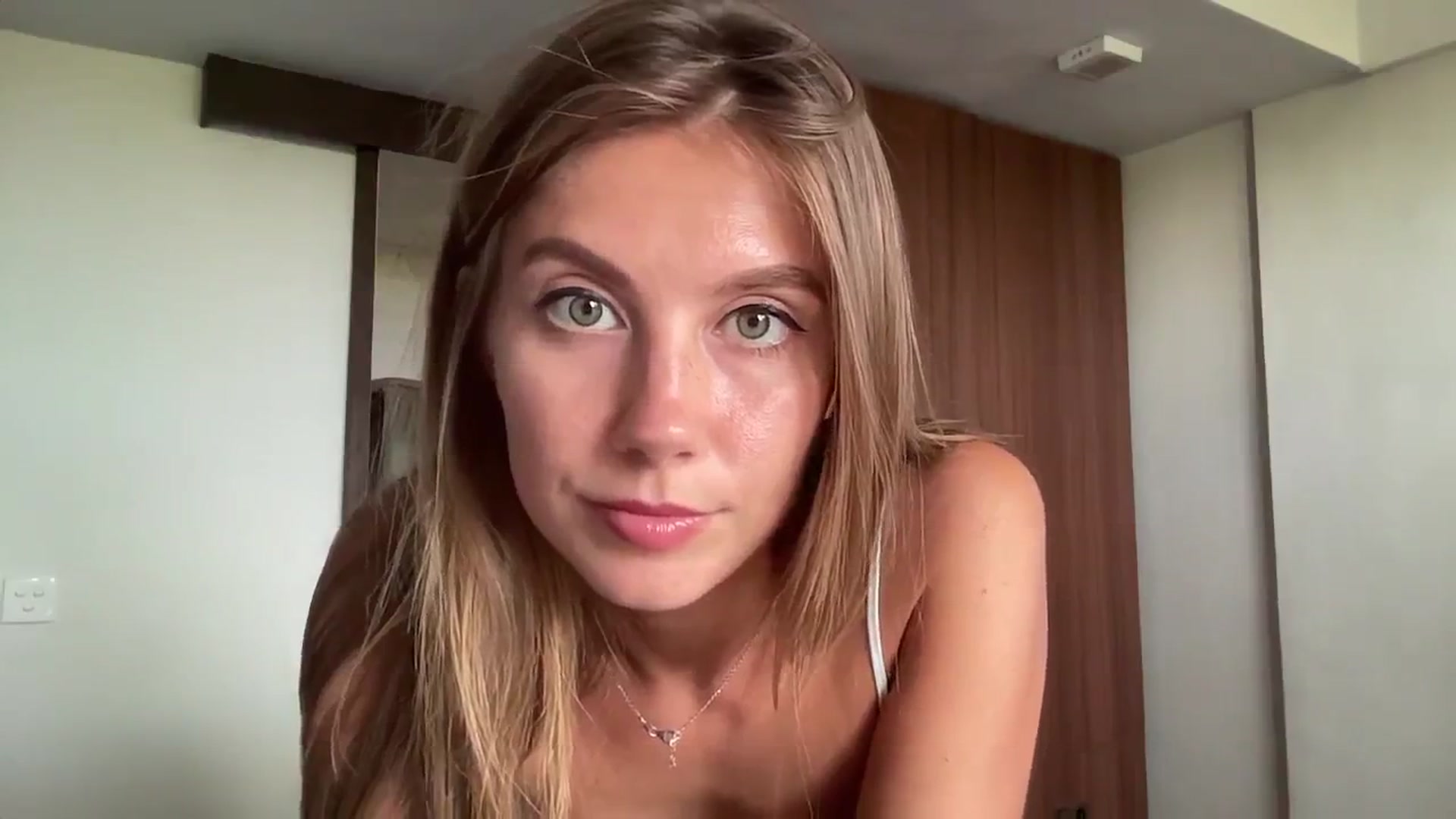 Gallery image thumbnail from SurfGirls's myfreecams stream on, 09/16/2024, 09:20 image 13 of 20