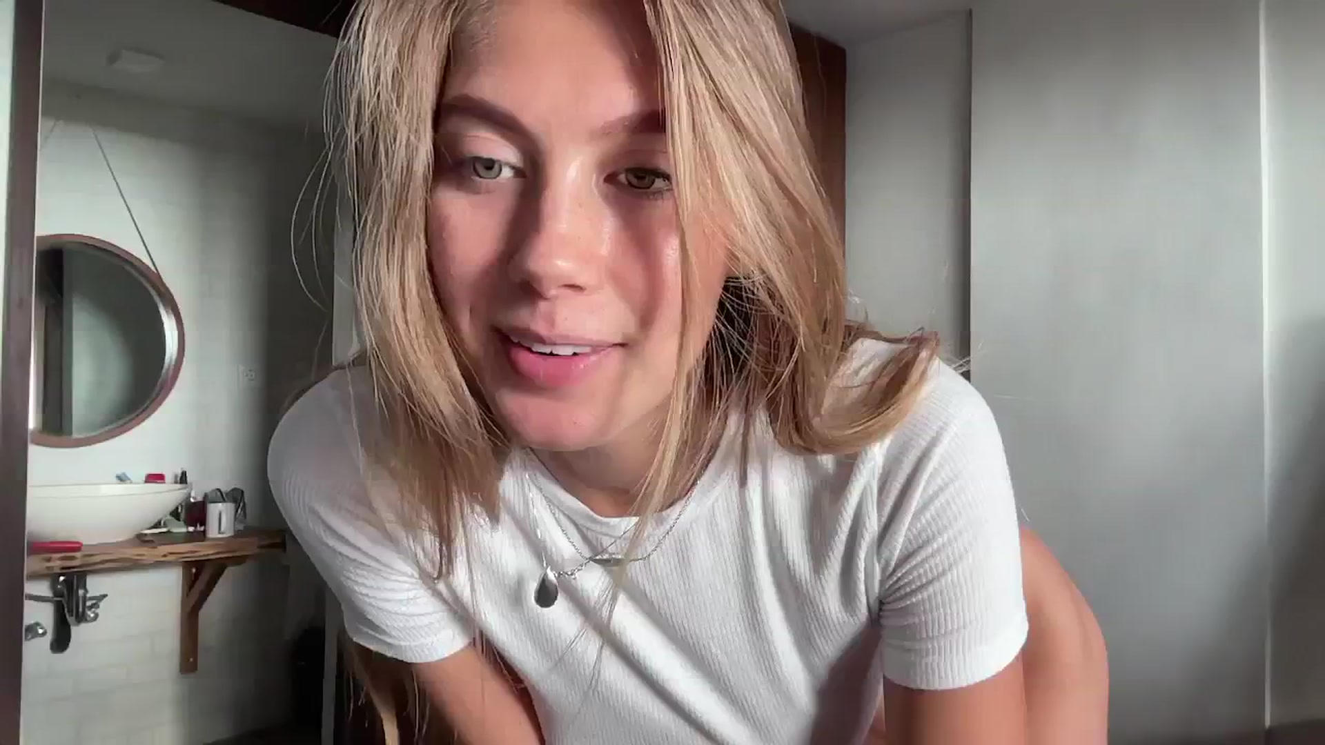 Gallery image thumbnail from SurfGirls's myfreecams stream on, 09/17/2024, 23:34 image 13 of 20