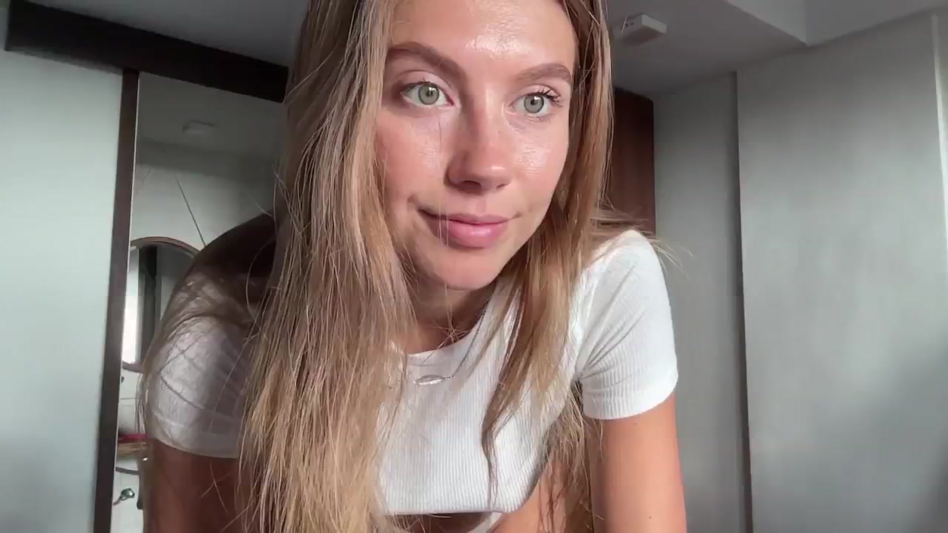 Gallery image thumbnail from SurfGirls's myfreecams stream on, 09/17/2024, 23:34 image 2 of 20