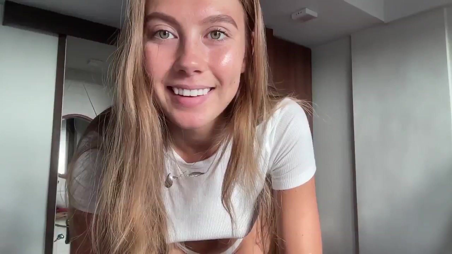 Gallery image thumbnail from SurfGirls's myfreecams stream on, 09/17/2024, 23:34 image 1 of 20