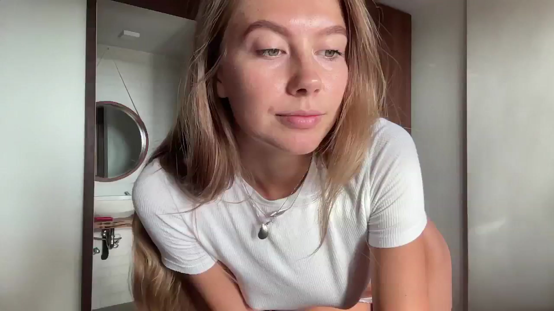 Gallery image thumbnail from SurfGirls's myfreecams stream on, 09/17/2024, 23:53 image 1 of 20