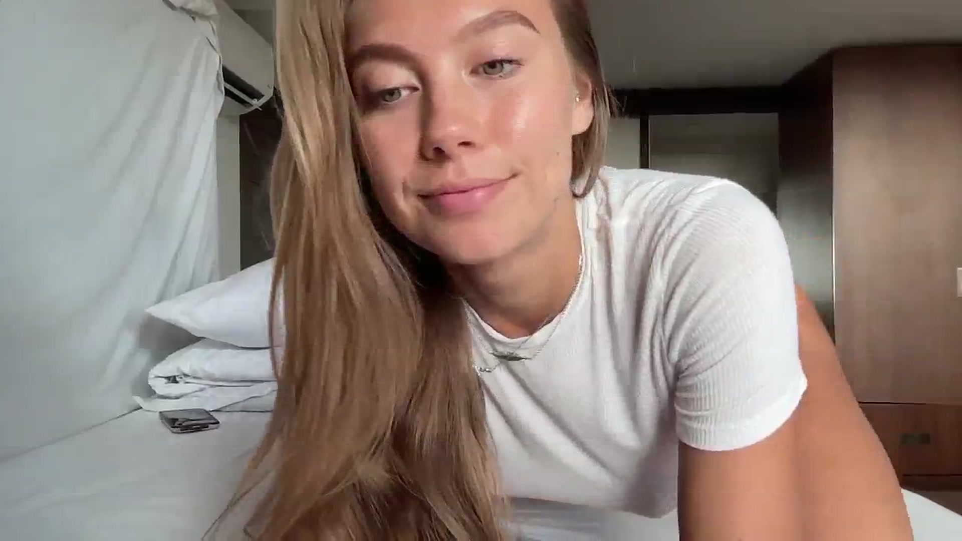 Gallery image thumbnail from SurfGirls's myfreecams stream on, 09/17/2024, 23:53 image 13 of 20